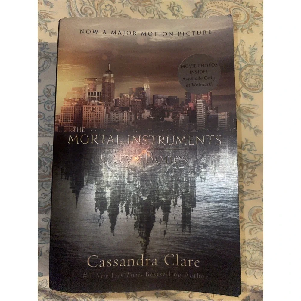 The Mortal Instruments Ser.: City of Bones‎ by Cassandra Clare (2008, Trade...
